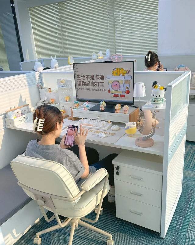 2025年国庆节放假通知，还调休吗？有2个坏消息、1个好消息