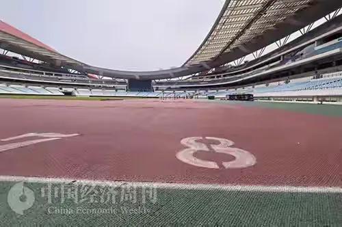 苏超一夜刷屏!江苏13城发疯:地铁免票、景区白送、酒店骨折?