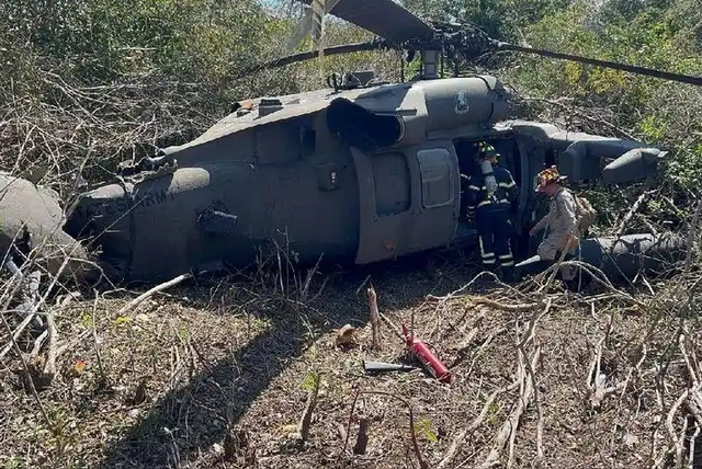 美波音货机坠毁，现场浓烟滚滚；美政府关门35天酿成了航空悲剧？