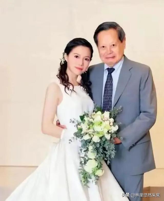 103岁杨振宁身体出奇硬朗，妻子翁帆无意说漏嘴：他提出3大要求！