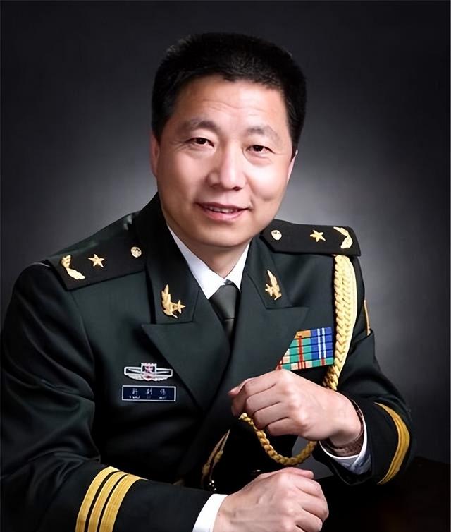杨利伟夫人温柔美丽，被婆婆一眼看中，为丈夫放弃工作毅然随军！