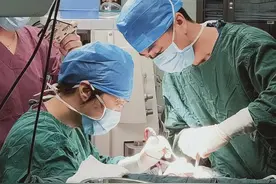 女子近期眩晕频发，耳内镜持续灌流术帮大忙图片
