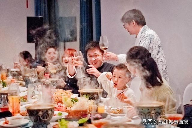 惊了！年末尾牙杭州老板们今年争相“包岛”开年会