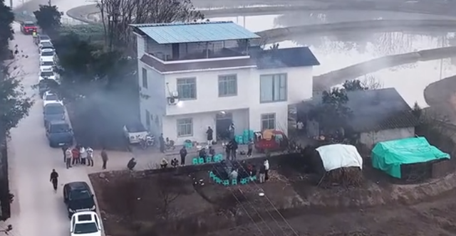 千人杀年猪爆火才几天，令人恶心的一幕就发生了	，网友：吃相难看