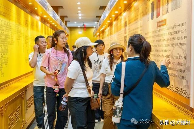 洪洞大槐树景区国庆盛宴持续升温移民后裔老家寻根忙