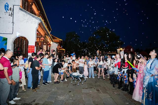 泼水捞鱼泡泡战！南浔古镇“嬉水节”清凉开幕，嗨翻夏夜！