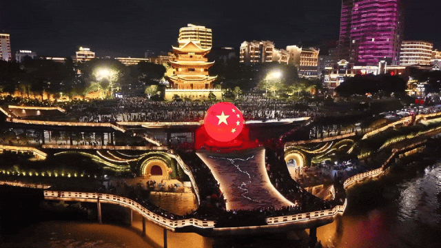 宜宾冠英古街秋假遛娃指南：非遗扎染、燃面研学、江边喂鱼，一站式玩透！