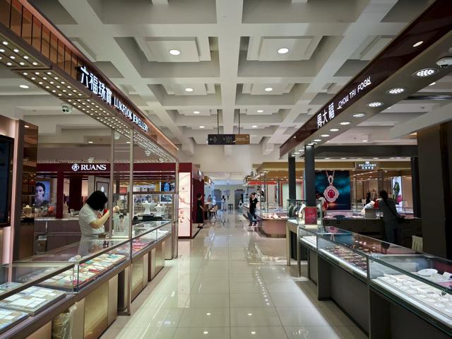 太突然了，北京复兴门百盛年底闭店，31年老商场谢幕