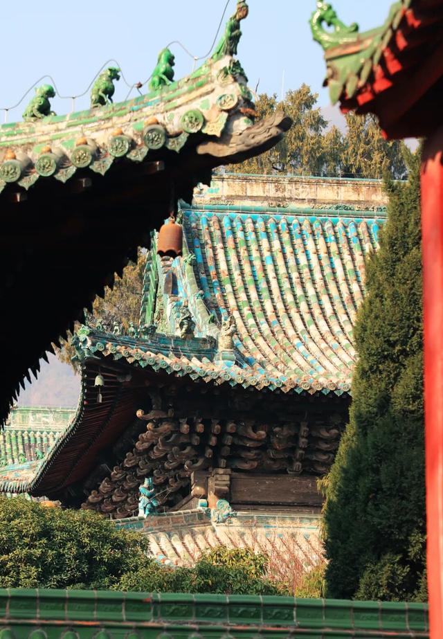 正式通车！全线免费！新挖赏秋天花板小城，绝美彩林不输九寨！地道美食50元吃爽！