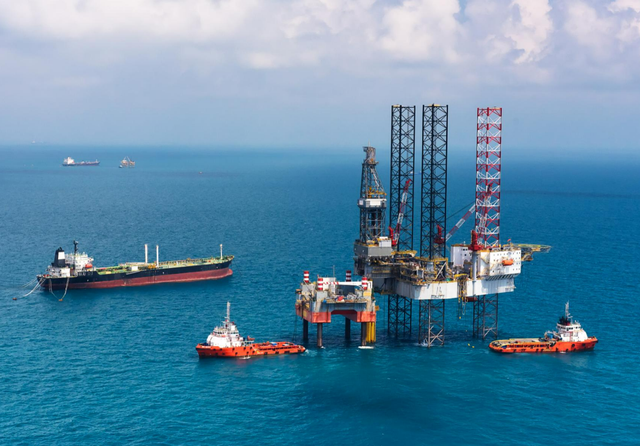 超千艘中国船集结，日右翼猛然发现：高市早苗错了	，石破茂是对的