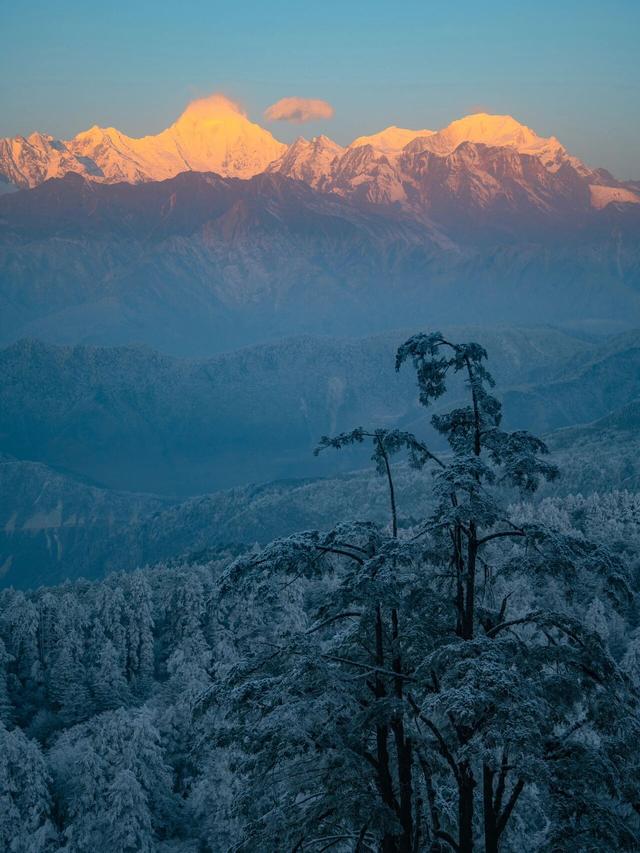 下雪了？！川西隐藏冰雪秘境上线！！！快来看雪→