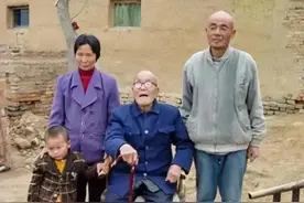 陕西97岁农民去世，国民党总部从台湾送来牌匾，上书4字民族之光图片
