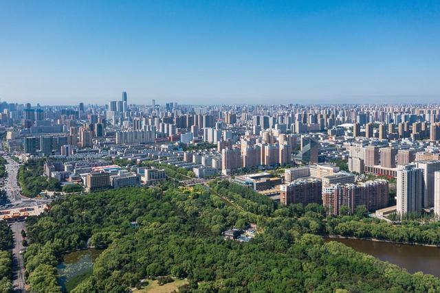 辽宁这座特大城市，是东北最大的交通枢纽，有8市共用国际机场！