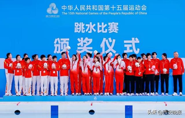 全红婵深夜发文：没有白走的路，对错都是我的脚印；此前带伤收获1金