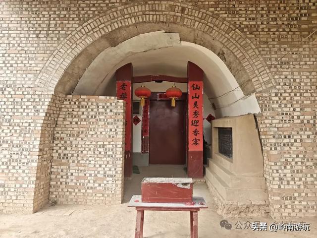 周末,逛泾河大道石头市场,去孙家堡村看杏花,与春天来一场约会