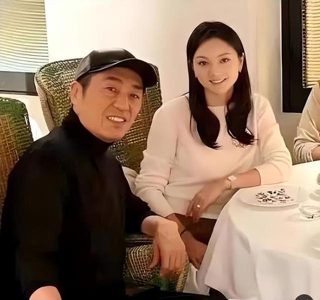 74岁张艺谋年老色衰，小31岁娇妻花开正旺，再恩爱也难逃残酷现实