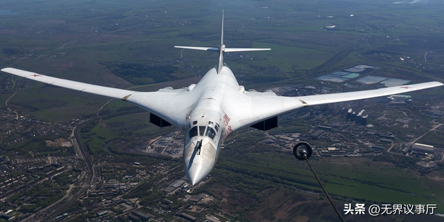 俄罗斯核武器新突破！轰炸机不造改搞导弹，1.4 万公里破拦截盲区