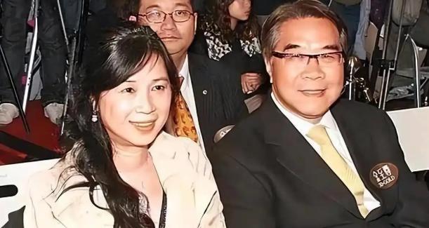 14岁就长得“倾国倾城”，24岁被富豪花7亿娶回家，8年生下4个娃