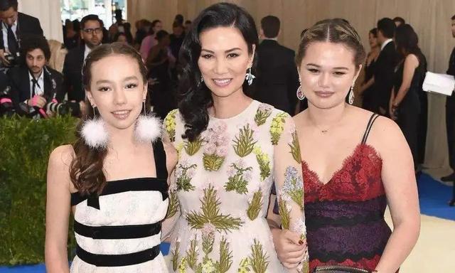 睡完首富睡总统：她凭啥从捞女成顶级名媛？