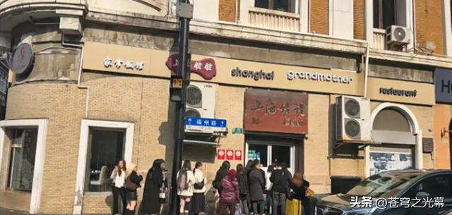 第一批免签来华的外国人，吃了中国大餐，回国已经吃不下白人饭了