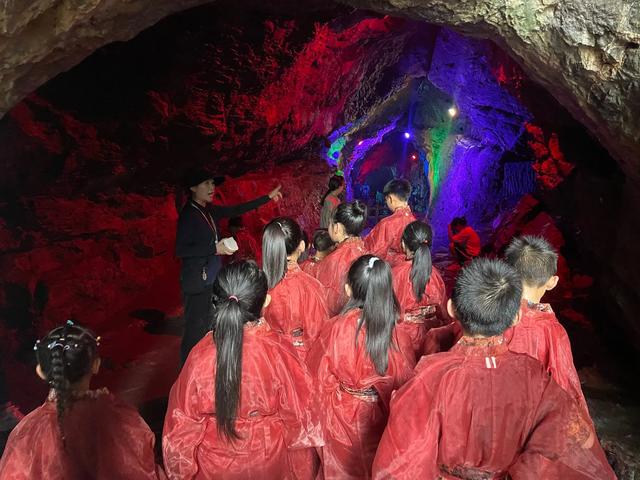 品鬼谷古韵,承华夏礼仪:沉浸式拜师礼研学,开启孩子文化新征程