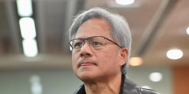 妄想白嫖中国稀土？美国在对华芯片埋雷，央媒怒评，中方果断出手