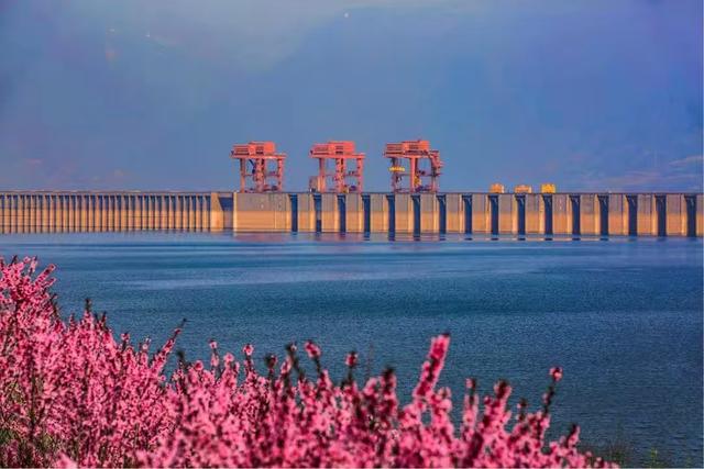 三峡大坝还能撑多久？美国专家分析后，得出的结论竟让人难以置信