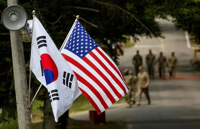 金正恩刚到中国，朝鲜国内就传出好消息，韩媒：韩高层将连夜赴华