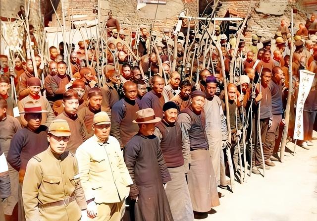 1942年，日本摄影师镜头里的山西沁水县，看看真实的汉奸嘴脸