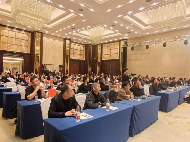 “坐着高铁来旅行·悦享冬韵沙坡头”引客入沙推介会走进张家口