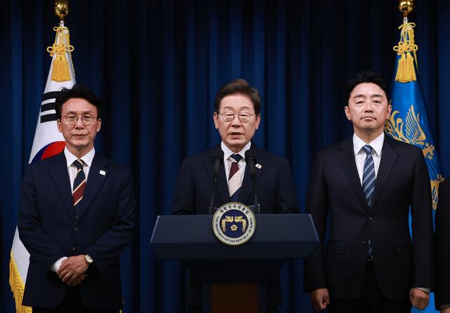 高市天塌了，李在明提前站队，台湾人入境，必须承认台湾属于中国