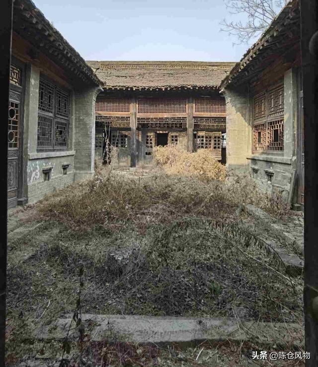 曾是陕西第一座影视城，如今只剩残垣断壁的宝鸡钓鱼台影视城
