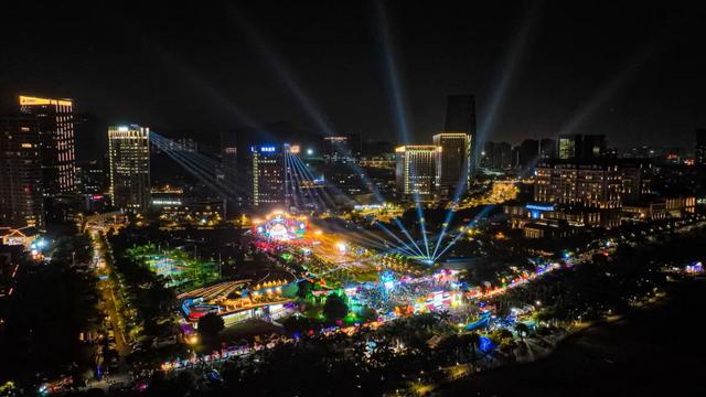 饕餮游掀动夏日热浪！2025啤酒消费季来了→