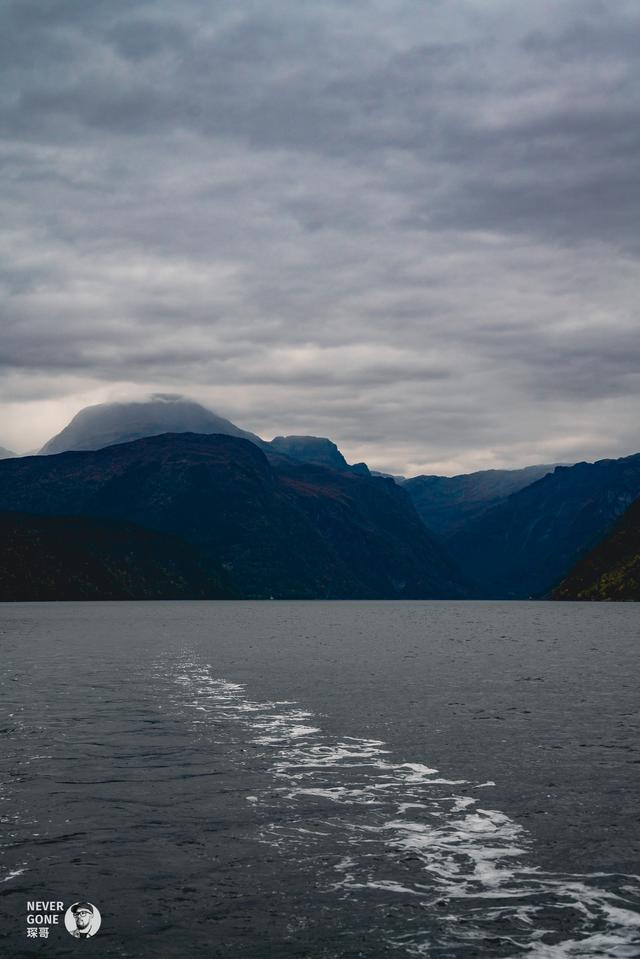 挪威秋韵，峡湾森境
