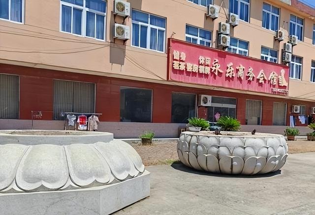 释永信倒台后，老乡才敢说实话，当年他想两三万一户买下整个村