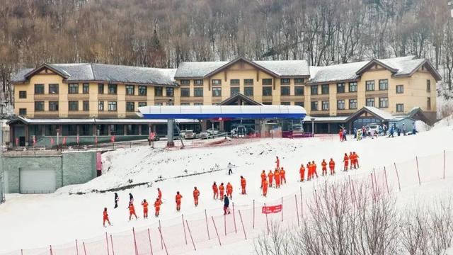约会哈尔滨 冰雪暖世界 | 一起开启高山滑雪动感线之旅①
