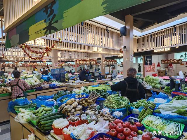 为什么好吃的小吃，不在五星级酒店、不在商场、也不在连锁店里？