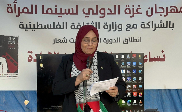 废墟搭帐篷办影展，加沙女性借光影，诉说战乱中的苦难与希望！