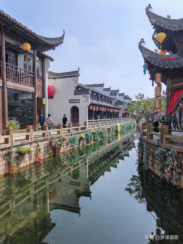 湖北祥云湾：九派建筑环湖立 传统现代共交融