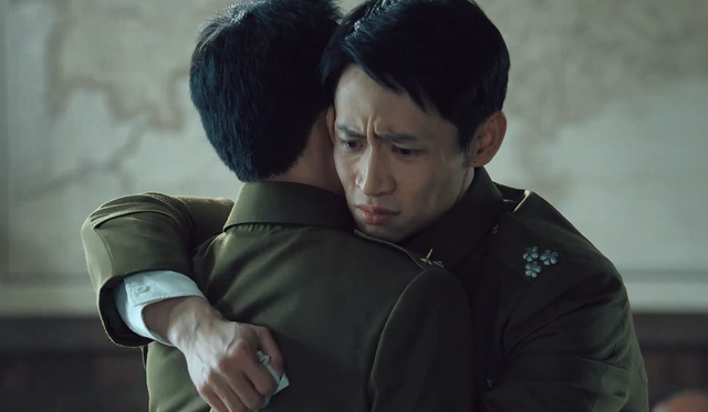 看完《沉默的荣耀》再看《隐锋》，我只想说：没有对比就没有伤害