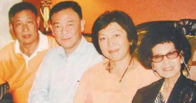 蒋介石唯一女儿有多美？先后嫁给他的 “死敌”，晚年继承天价遗产