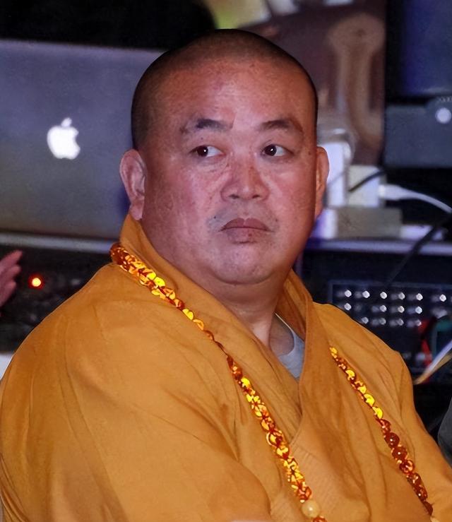 不查不知道一查吓一跳，掌控少林寺38年的释永信，私下到底有多豪