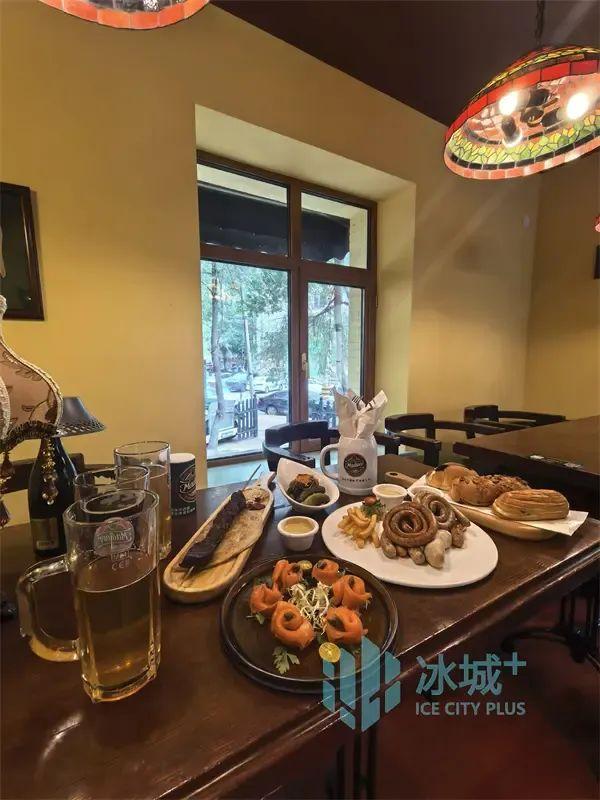 百年“黄房子”再展欧陆风情，花园街历史文化街区焕新“城市会客厅”
