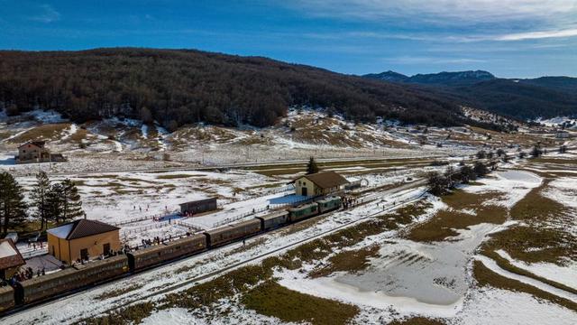 普京刚从印度回来，就收到坏消息：通往中国的铁路不得不叫停了！