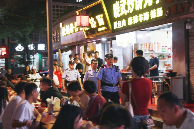 府谷公安 | 深耕“主防警务”守护“城市烟火”