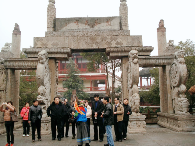 走进张家界土司城，邂逅土家千年文化与世界吉尼斯奇迹
