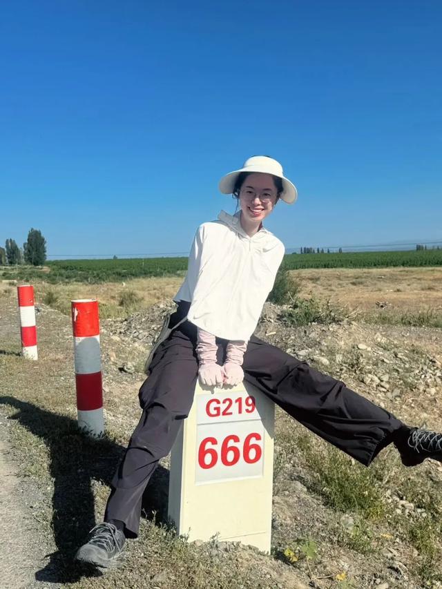 一位95后深圳女孩，本想考个驾照，却意外踏上环驾中国100天之旅