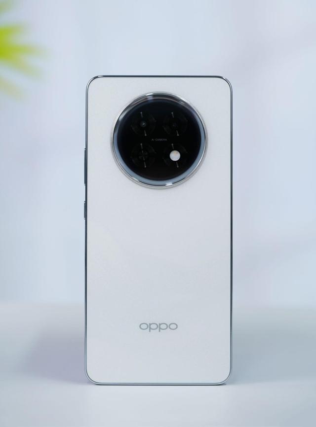 7000mAh超大电池 OPPO K13s评测：千元六年耐用真能打！