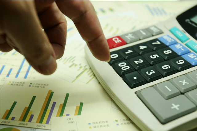 美联储降息暗藏阴谋，全球资本大洗牌，中国资产成避风港