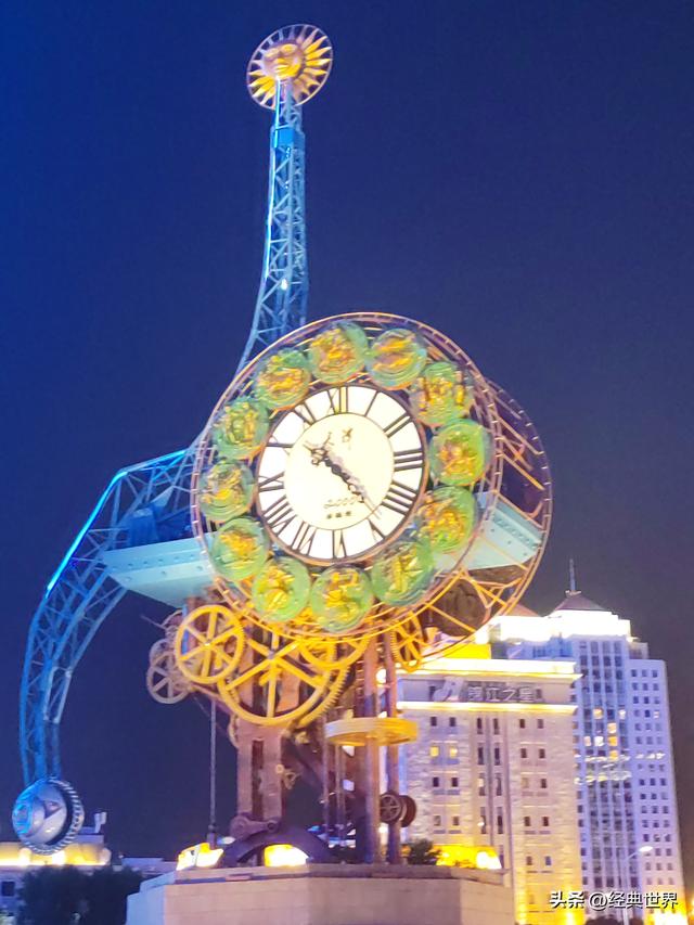 夜幕下的海河